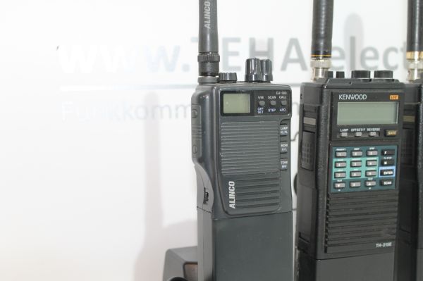 Kenwood / Alinco Konvolut TH-215E / DJ-180 A - 4 Stk für Bastler