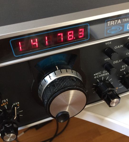 Drake TR-7, R-7 & RR-3 Zwei- und Vierstellige LED-Anzeigen. NOS Drake-Nummern 3080021 & 22.