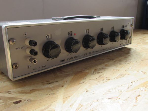 YOKOGAWA DECADE RESISTANCE BOX 279303 " SALE "