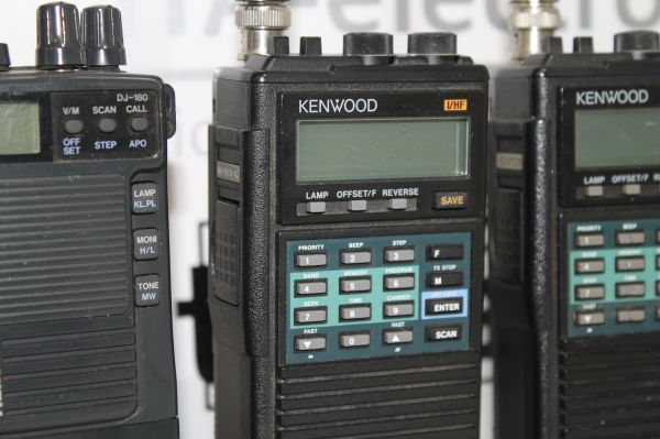 Kenwood / Alinco Konvolut TH-215E / DJ-180 A - 4 Stk für Bastler